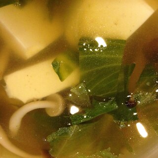 豆腐とレタスとしめじと干し貝柱のスープ